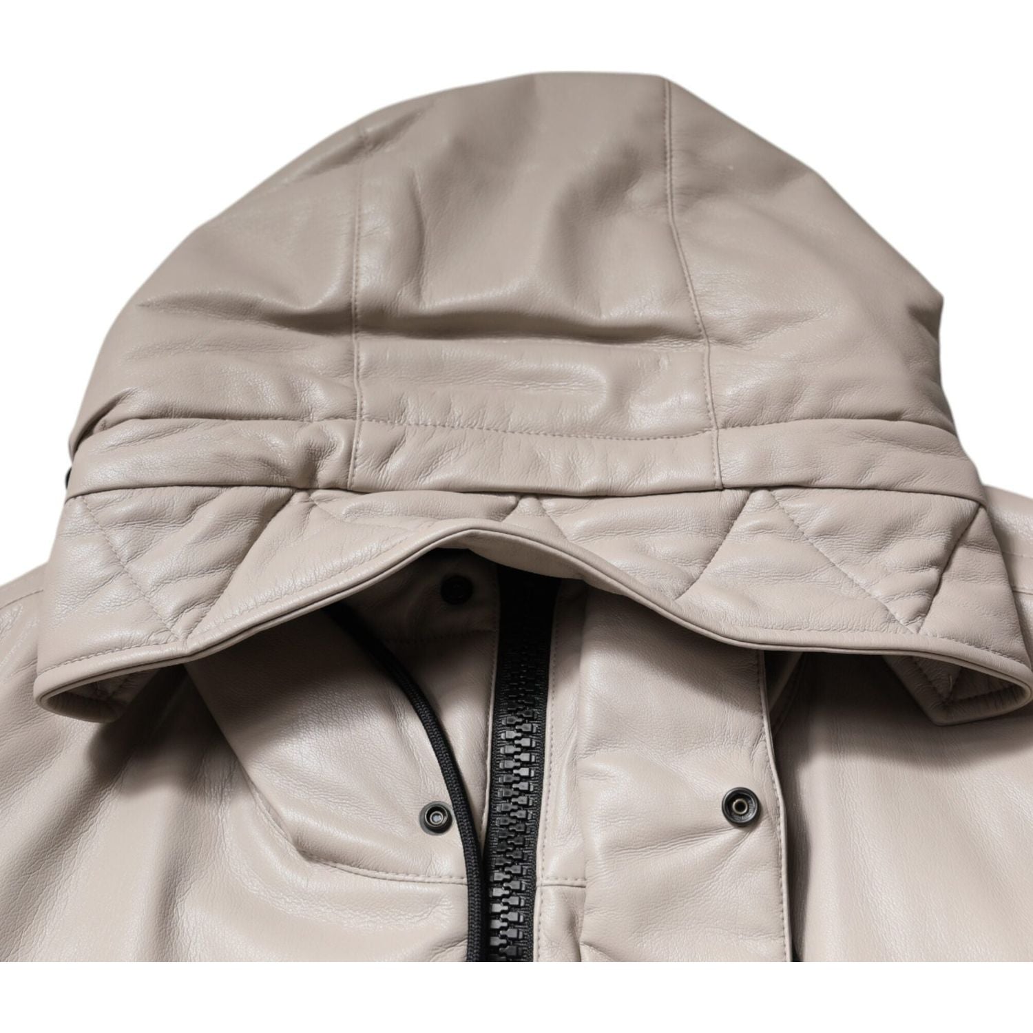 Front view with bag zipped and handles upright.