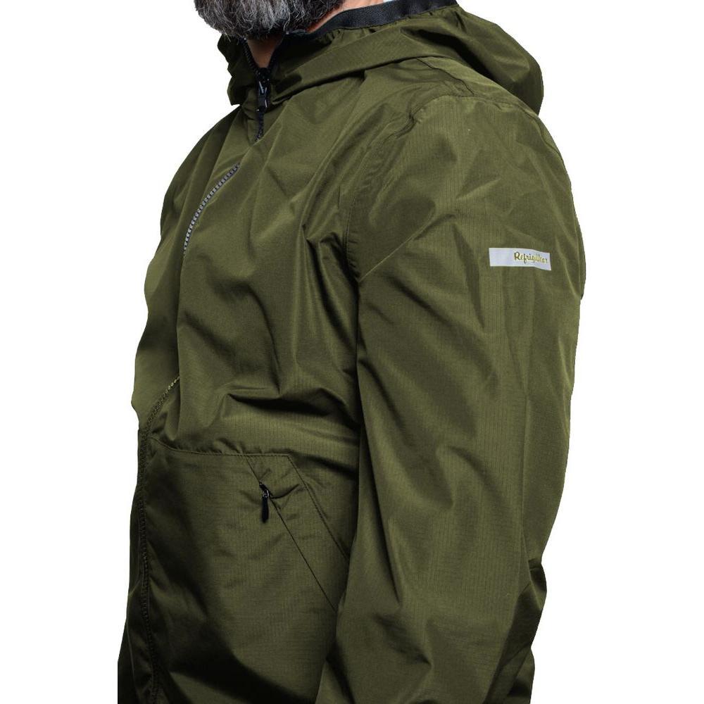 Front view with bag zipped and handles upright.