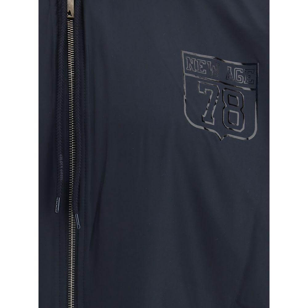 Front view with bag zipped and handles upright.