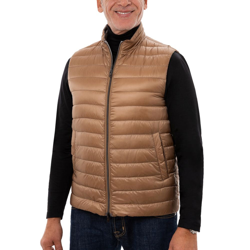 Front view with bag zipped and handles upright.
