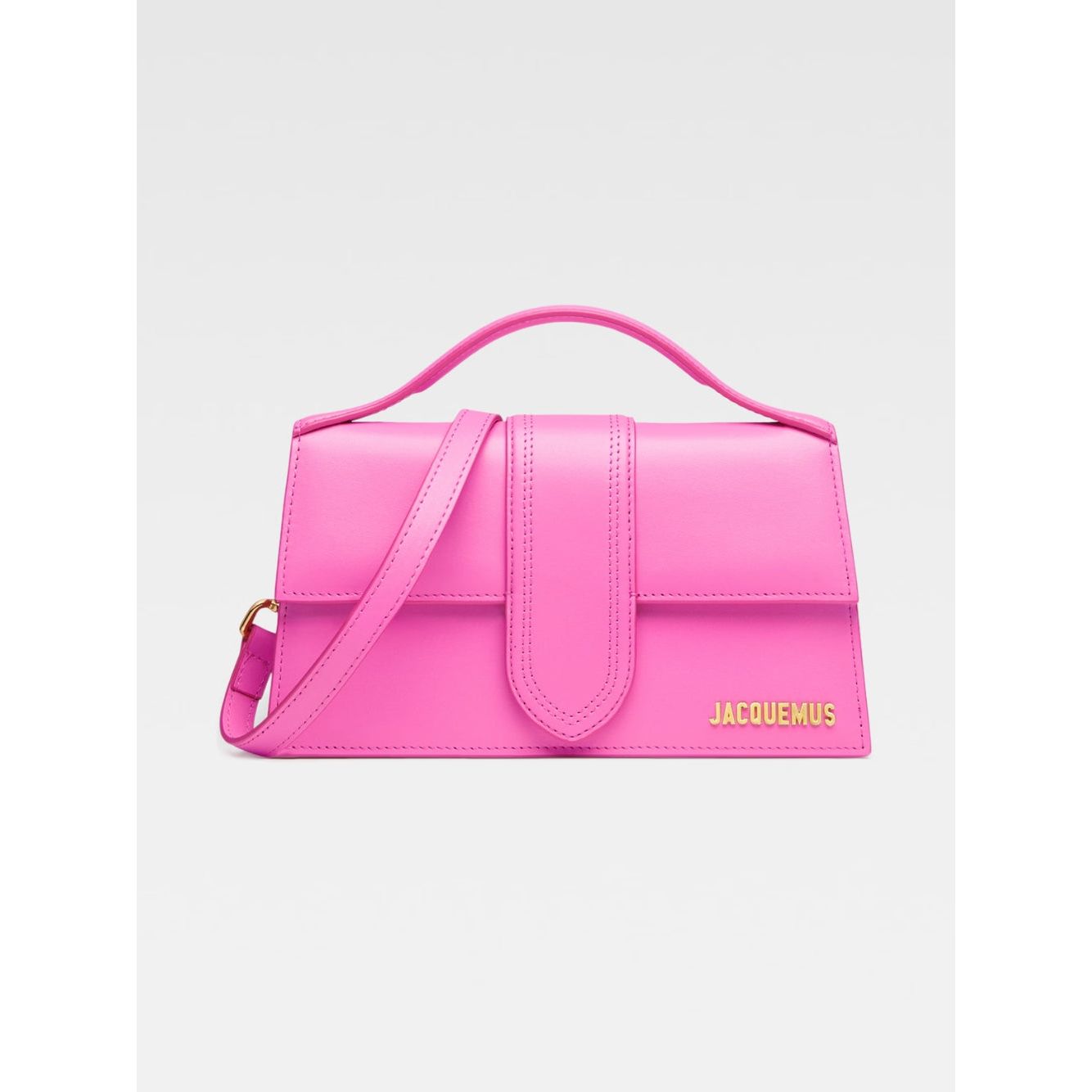 Front view with bag zipped and handles upright.
