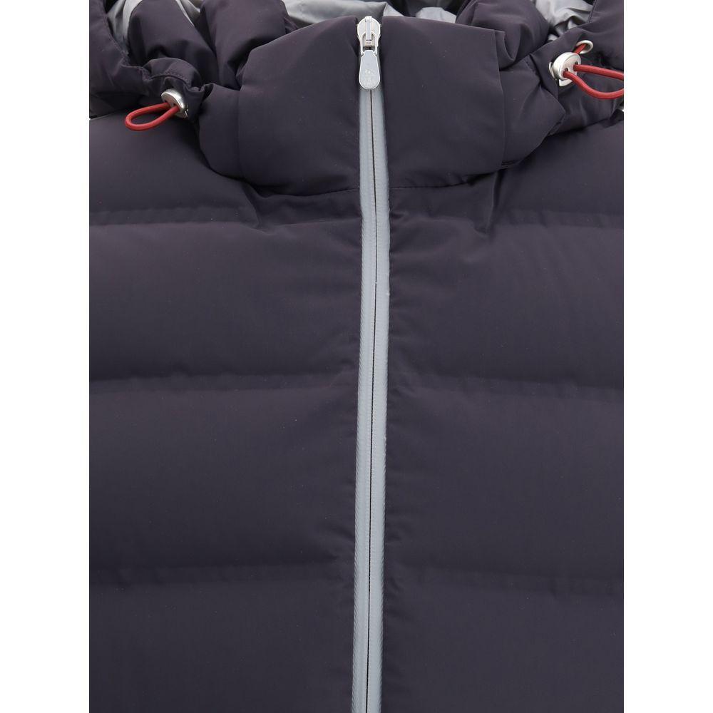 Front view with bag zipped and handles upright.