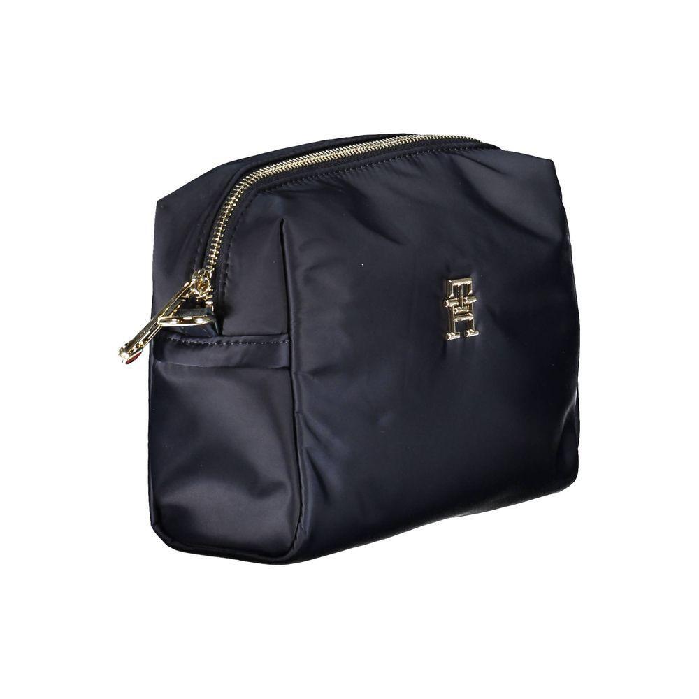 Front view with bag zipped and handles upright.
