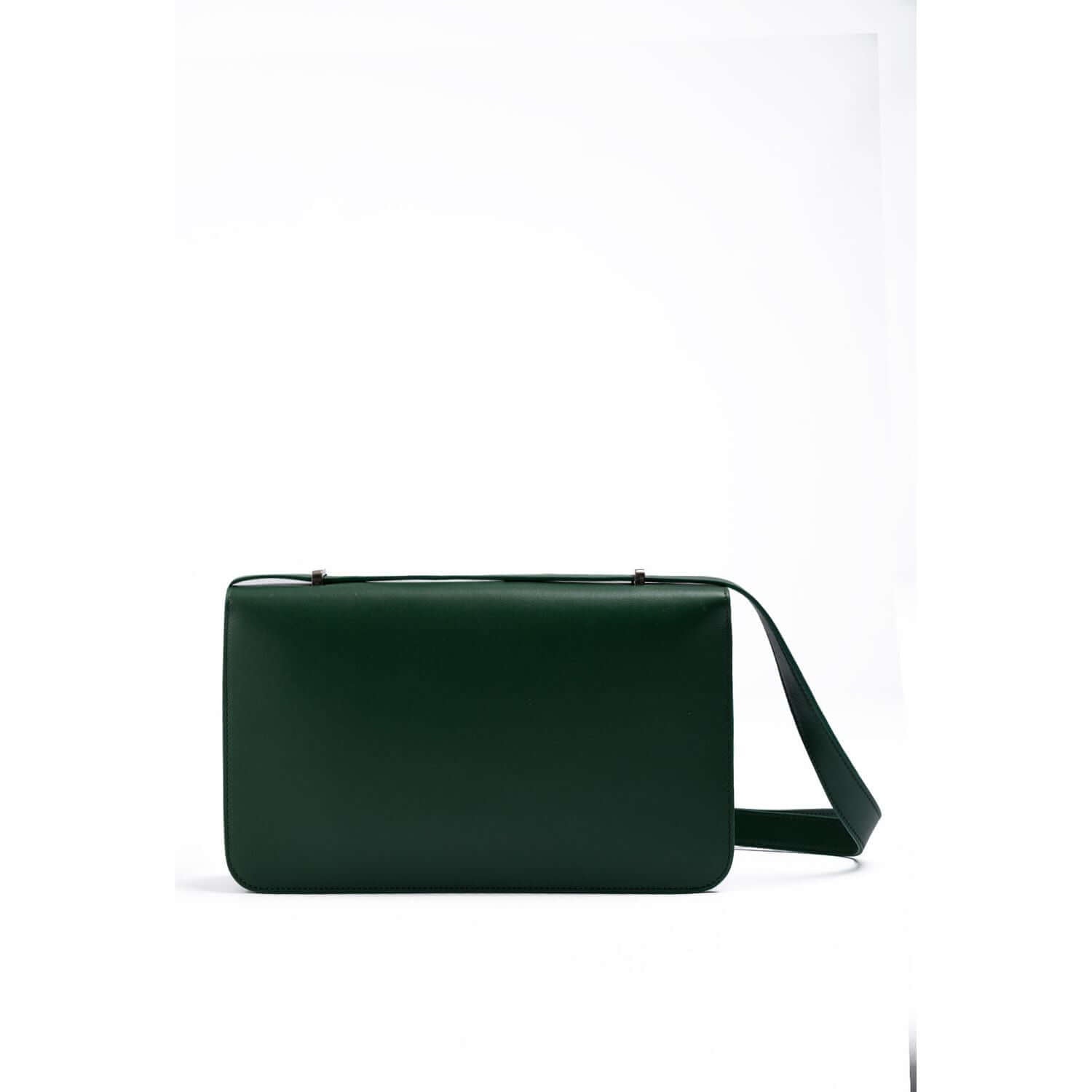 Front view with bag zipped and handles upright.
